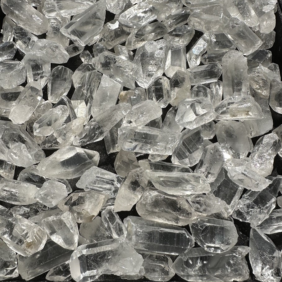 Clear Qtz Points/Rough - AA Grade-1KG Clear Qtz Points/Rough - AA Grade-1KG